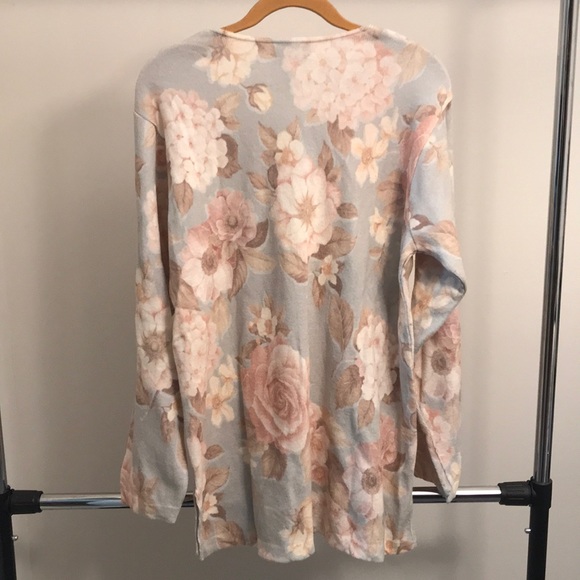 Floral Design Sweater Shirt- Gabriella T - Picture 2 of 8